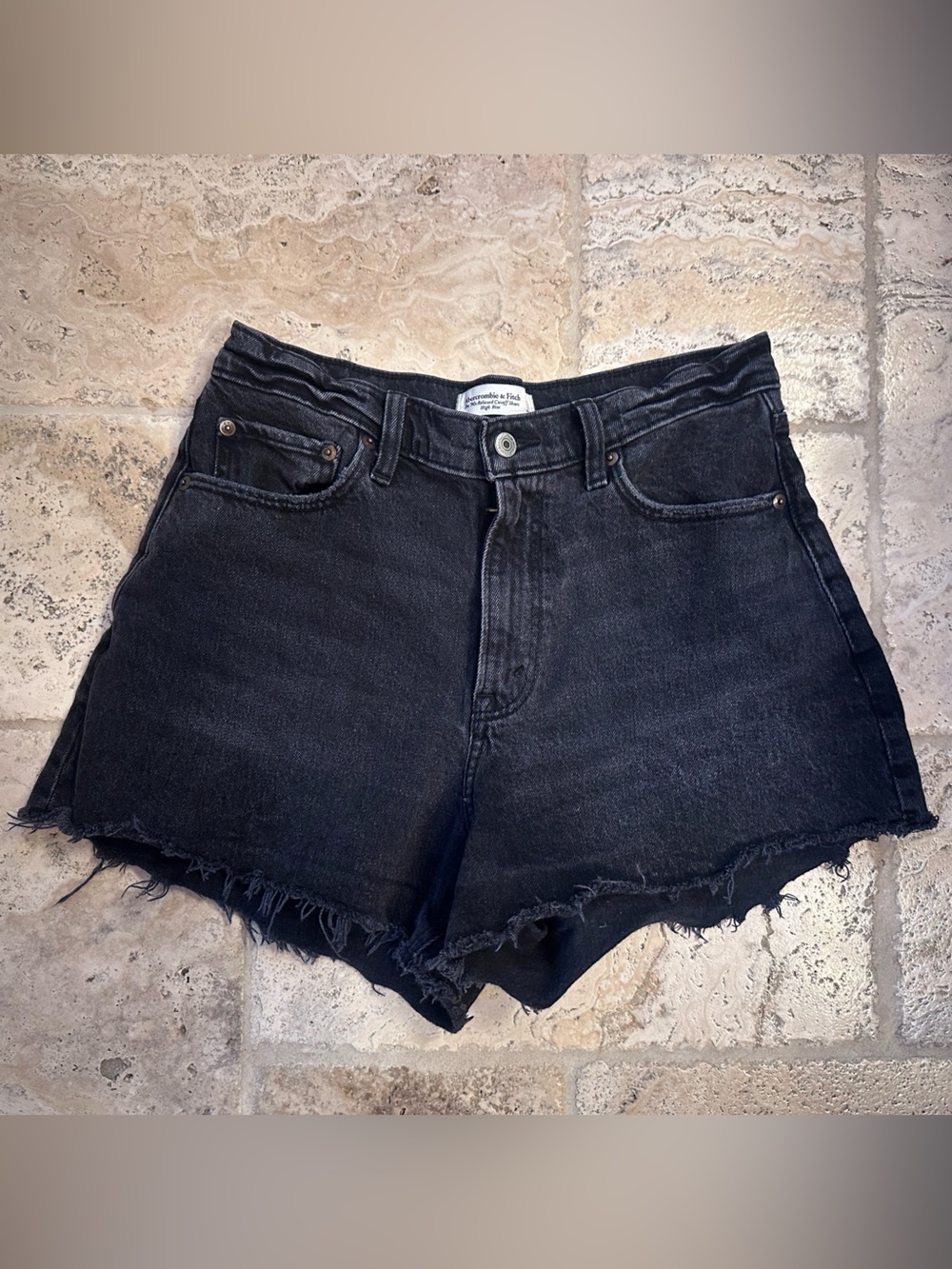 Abercrombie - The 90s Relaxed Cutoff Short - High Rise - Curve Love - Picture 2 of 4
